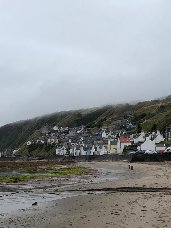 Puffins Nest Gardenstown Exterior photo
